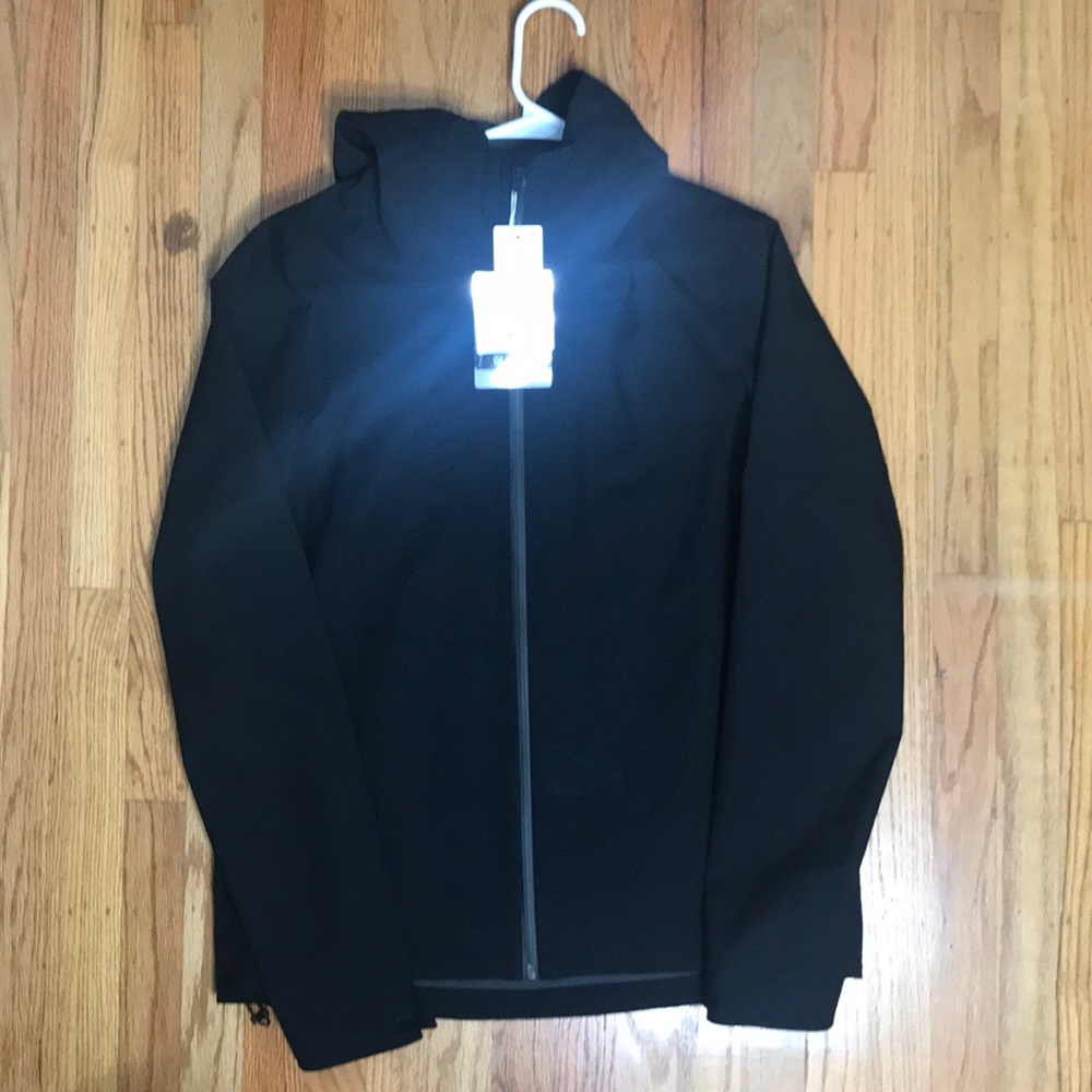 Uniqlo block tech jacket wind proof